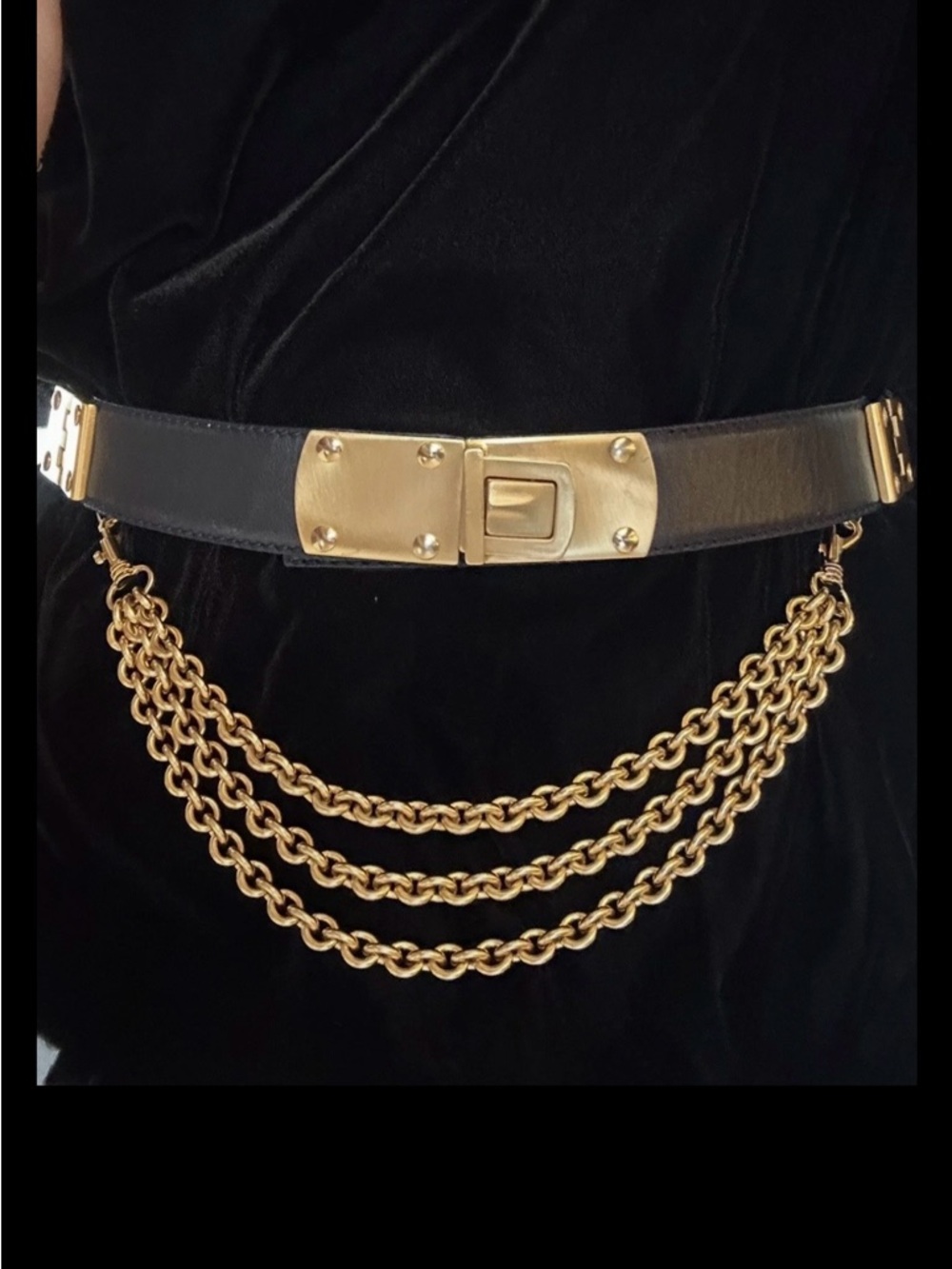 Donna Karan NY Vintage Chain Belt 
Black Leather Gold Hardware Made Italy
P/S